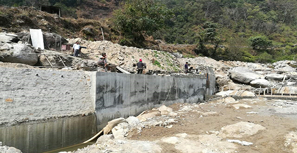 Distribution of zinc sheets to earthquake-affected schools